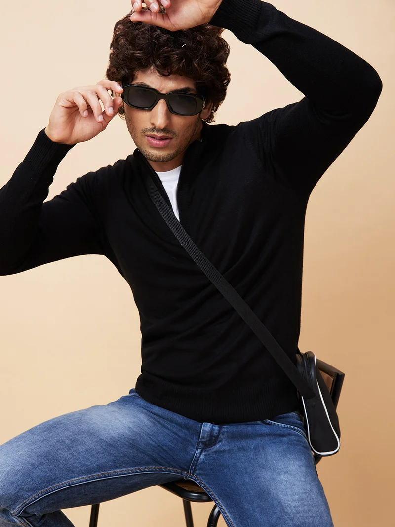 globus Globus Men Black Solid Casual Pullover Sweater