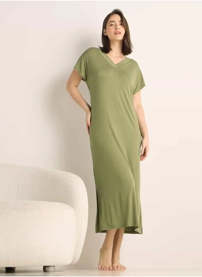 FAV Lace Night Dress with V-neck and Short Sleeves