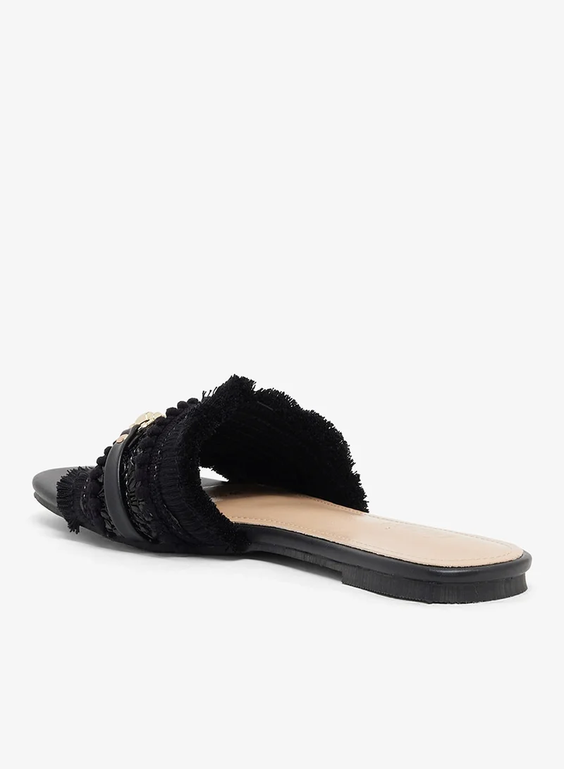 Khizana Flat Sandals