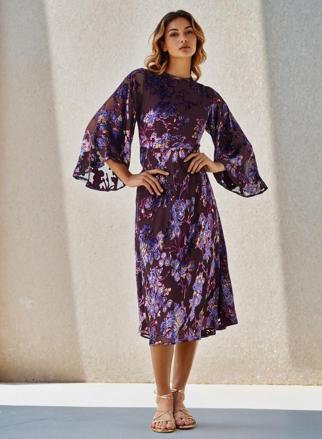 Iconic A-line Midi Dress with Flared Sleeves - Image 1