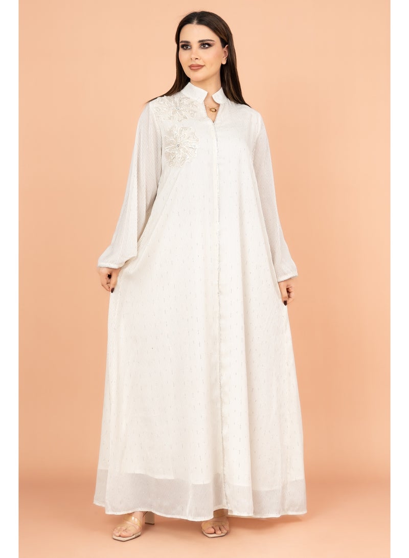 اكسا جلابية خيالية مزينة بالكريستال وخطوط أنيقة أبيض - Image 1