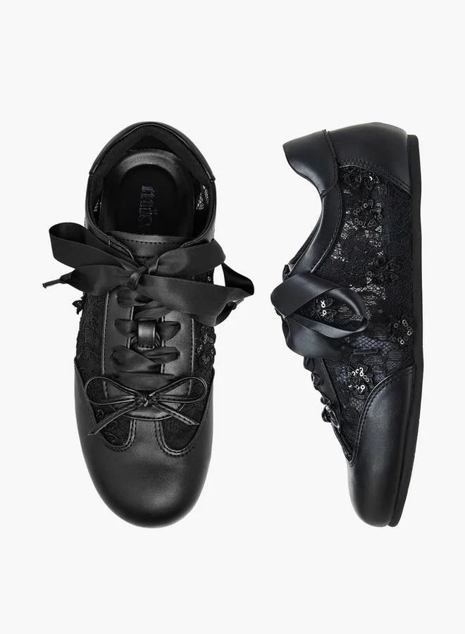 ميسي Women Lace-Up Ankle Sneakers