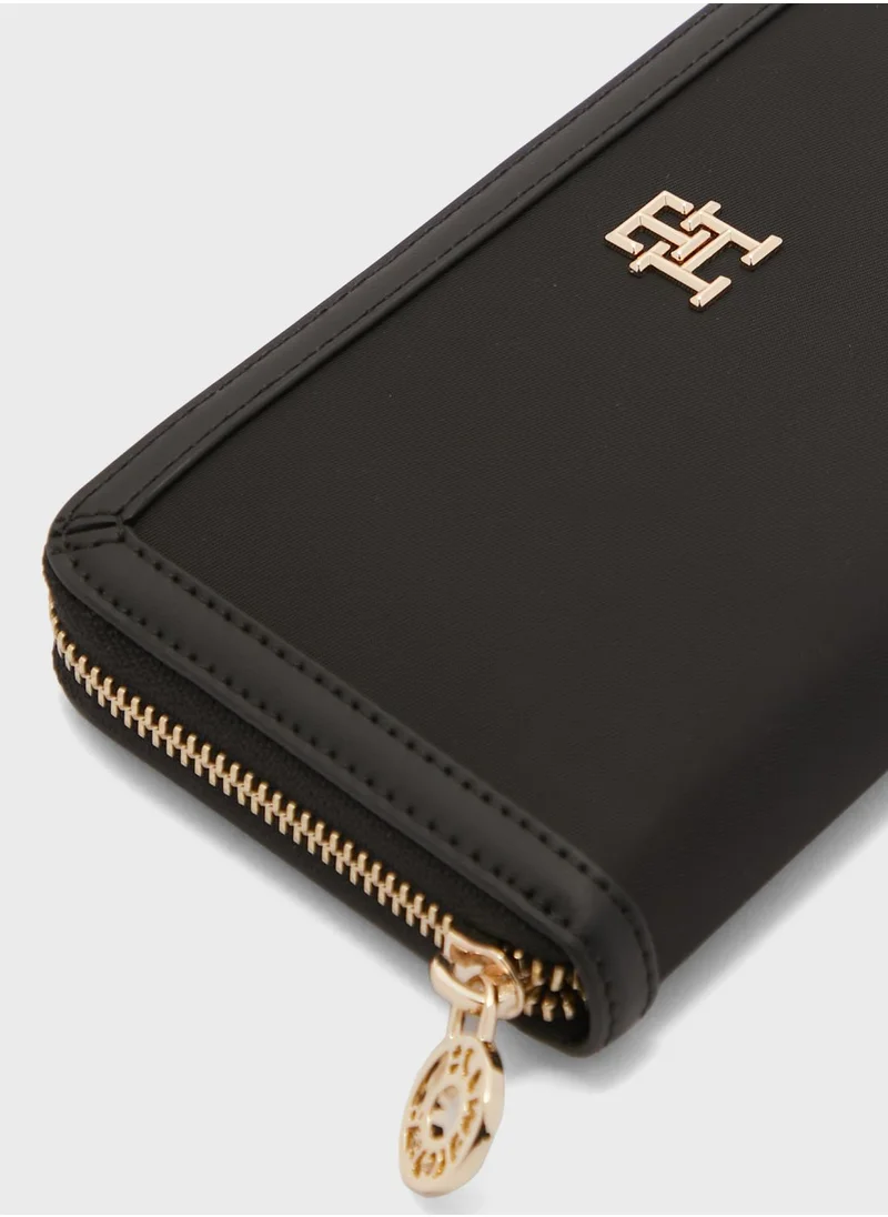TOMMY HILFIGER Essential Large Clutches
