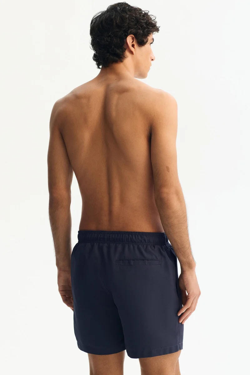 اتش اند ام شورت سباحة