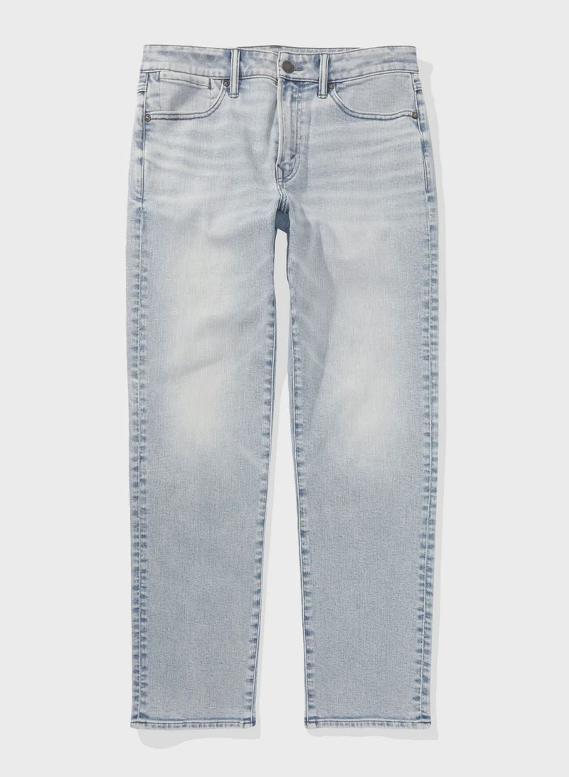 امريكان ايجل Light Wash Essential  Straight Fit Jeans