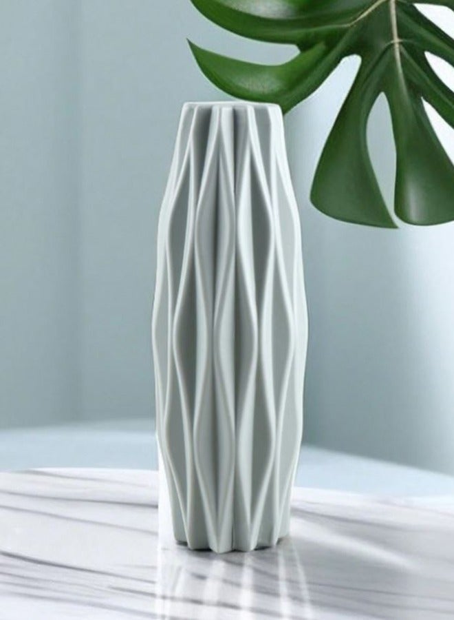 سويس كانتون مزهرية زهور بلاستيكي فاخر بتصميم نوردك - 21 سم، مظهر خزفي، خفيف الوزن وغير قابل للكسر، مزهرية ديكورية عصرية للمنزل والمكتب والفعاليات وترتيبات الزهور - Image 1