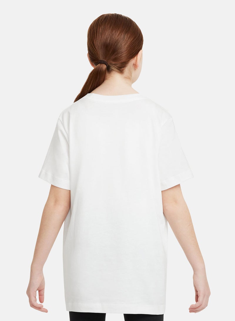 Nike Youth Essential Boxy T-Shirt  - Image 2