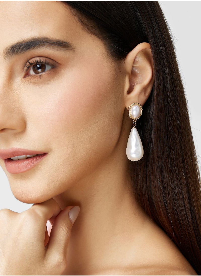 ايلا ليمتد اديشن أقراط متدلية مرصعة بلؤلؤ زينة  - Image 3