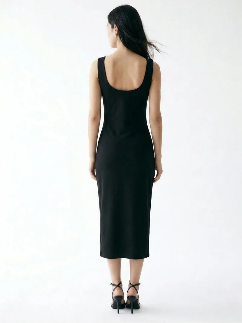 OUTZIDR  Black Sweetheart Neckline All Over Floral Detail Dress for Women | Best Price UAE