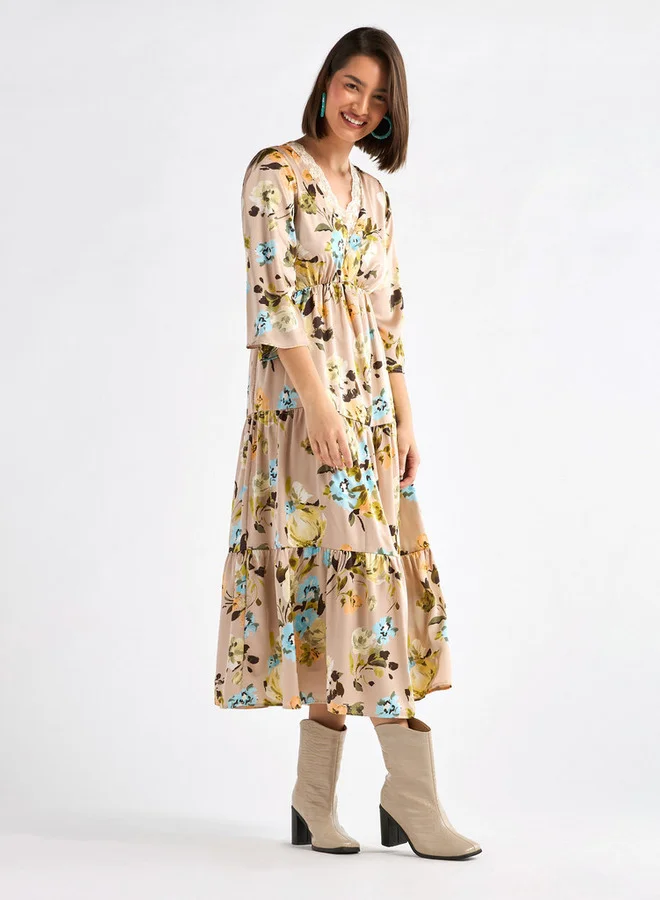 سبلاش فيڤ فستان ميدي بطبعات أزهار وتفاصيل دانتيل وأكمام 3/4