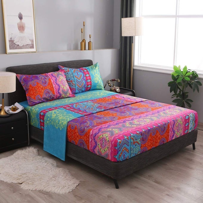 BOHEMIAN RETRO BEDDING SHEET SETBOHO 1 FITTED SHEET 1 FLAT 2 PILLOW CASES 4 PIECE QUEEN RED