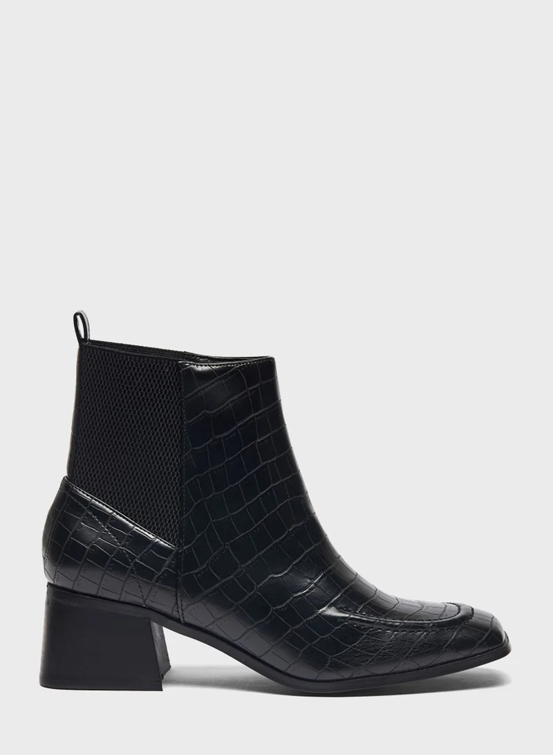 shoexpress Textured Ankle Boots