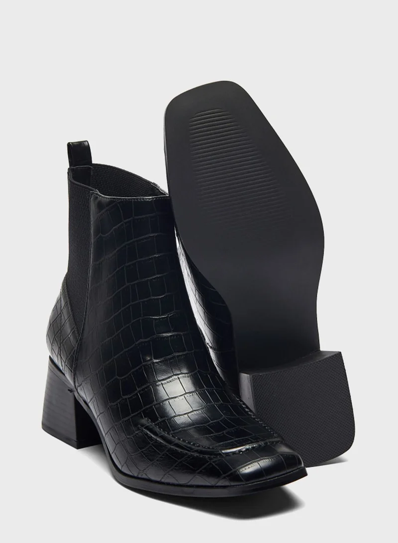 shoexpress Textured Ankle Boots