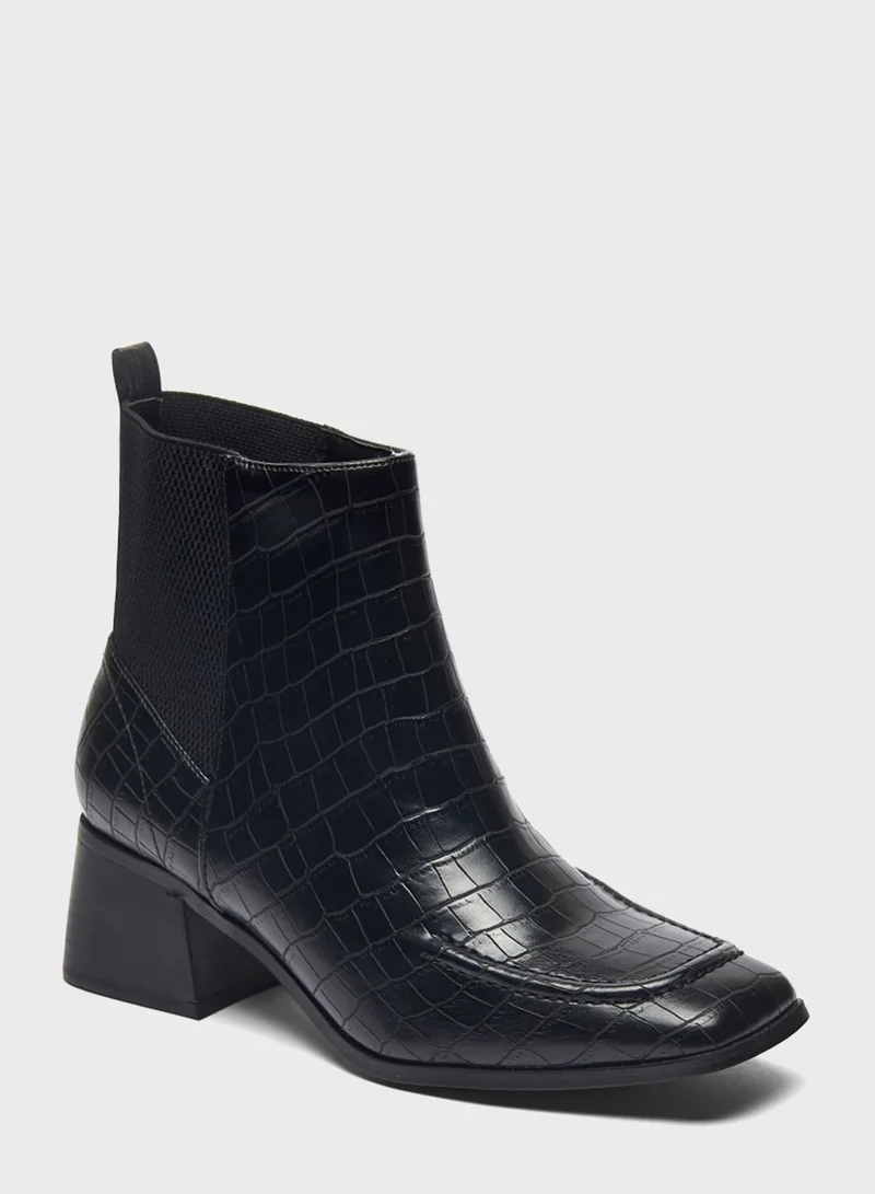 shoexpress Textured Ankle Boots