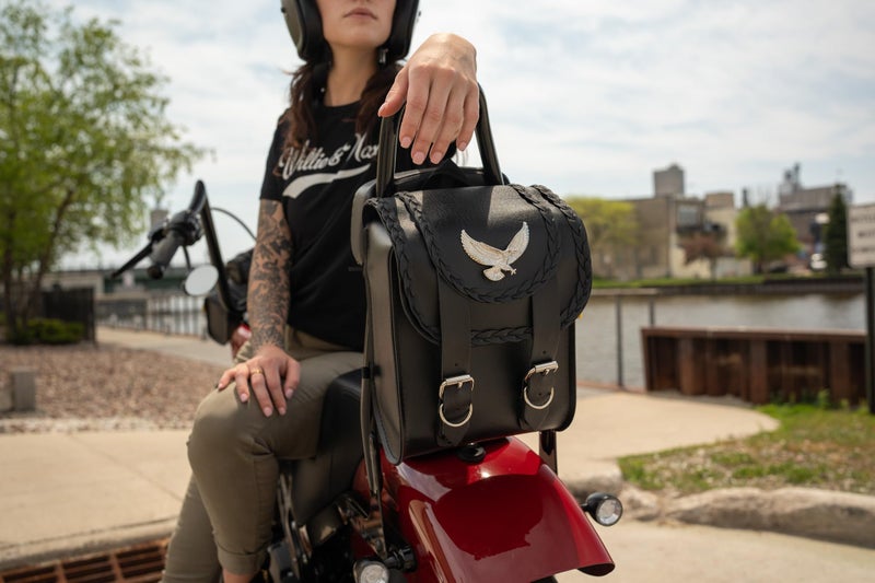 Dowco داوكو ويلي وماكس 58411-00 سلسلة السحر: حقيبة سيسي بار دراجة نارية من الجلد الصناعي، سوداء، تناسب عالمي، سعة 6 لترات، 8" × 10" × 4.5" - Image 3