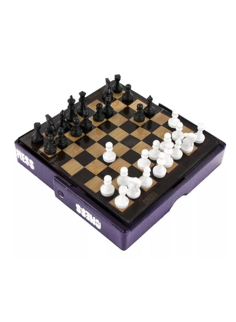 World's Smallest - Magnetic Chess Board Game - Image 1