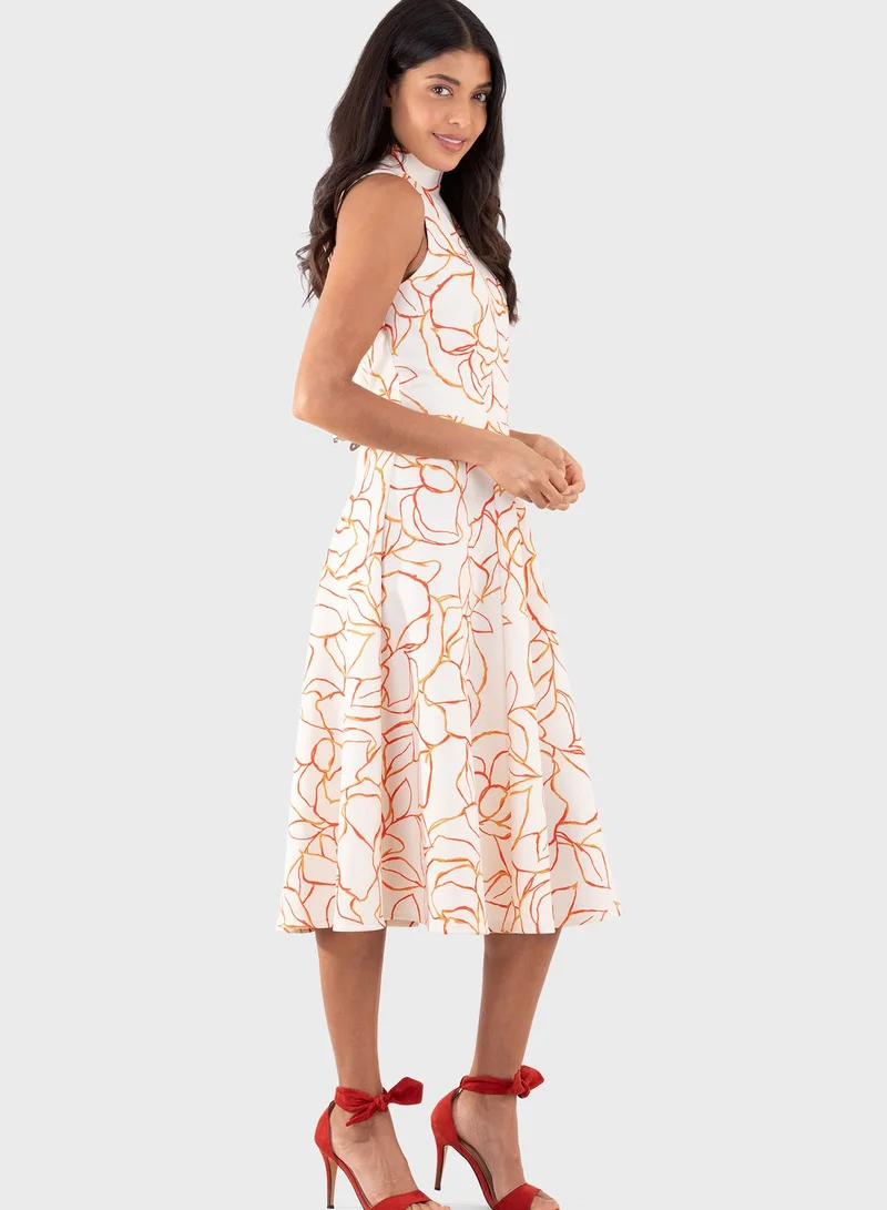 كلوزيت فستان مطبع بياقة عالية