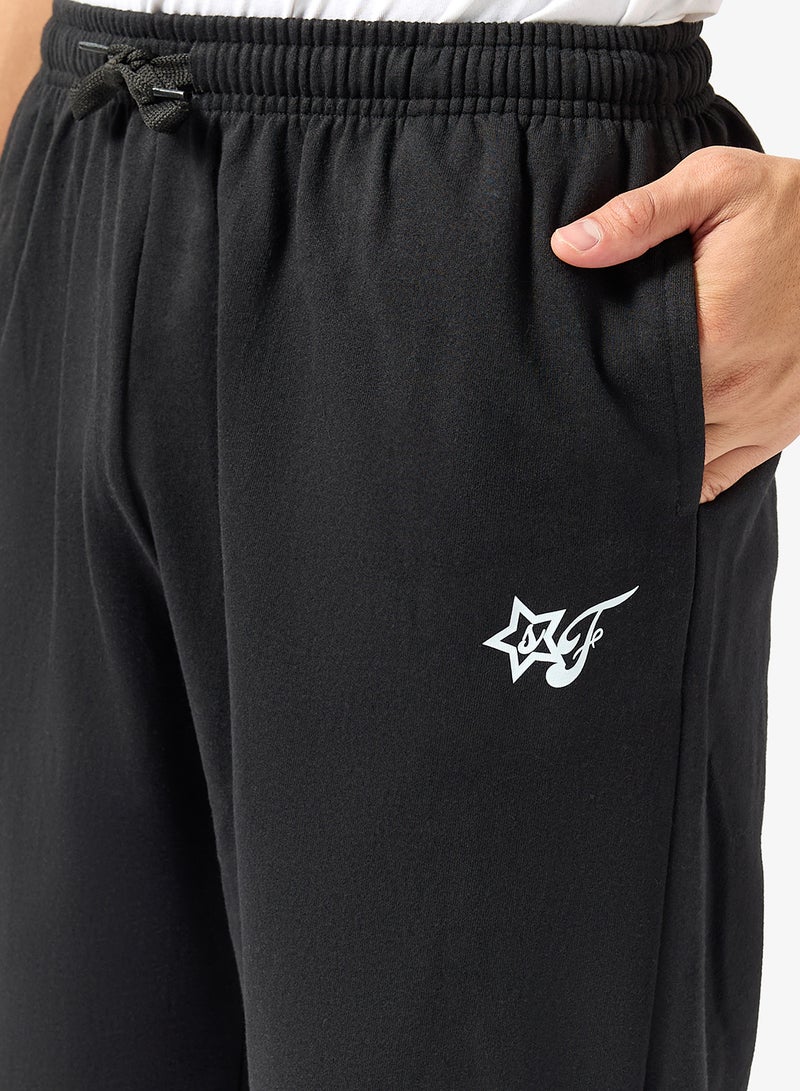 سفنتي فايف بنطلون رياضي فضفاض بتصميم جرافيك - Image 4