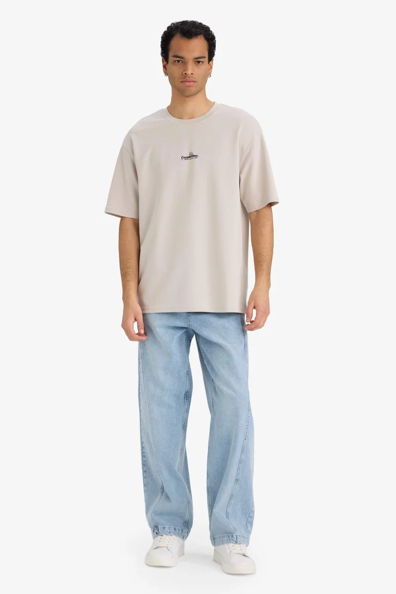ديفاكتو Boxy Fit Crew Neck Short Sleeve T-Shirt