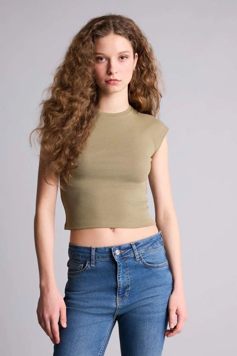 ديفاكتو Slim Fit Crew Neck Ribana Short Sleeve T-Shirt