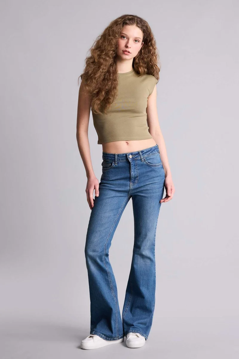 ديفاكتو Slim Fit Crew Neck Ribana Short Sleeve T-Shirt