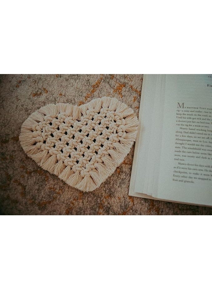 انتيكيانو مجموعة قواعد اكواب مكرمية على شكل قلب من قطعتين، قواعد اكواب للمشروبات منسوجة سميكة على شكل قلب، مصنوعة من القطن بنمط بوهو مع شراشيب، مجموعة قواعد اكواب لأنواع الاكواب والاكواب وديكور - Image 1