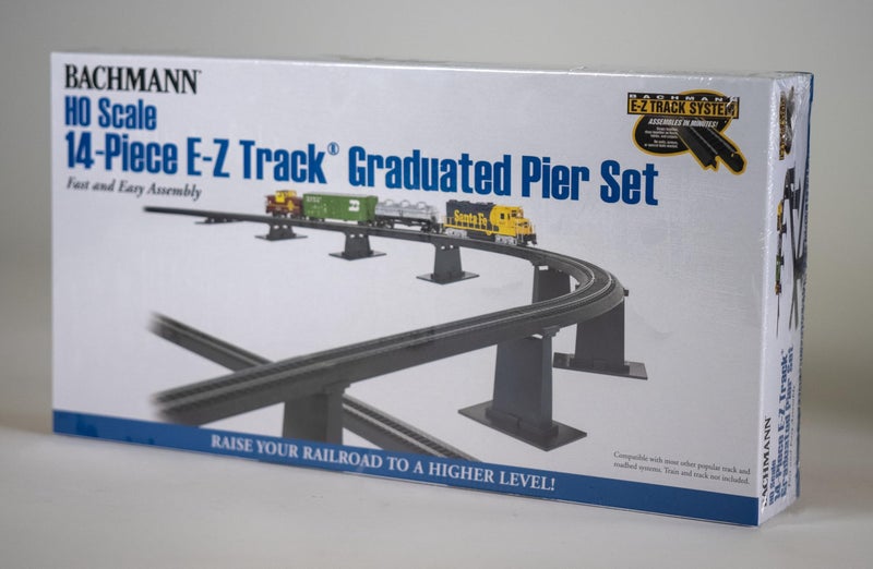 Bachmann Trains 14 PC. E-Z TRACK GRADUATED PIER SET - HO Scale - Image 4
