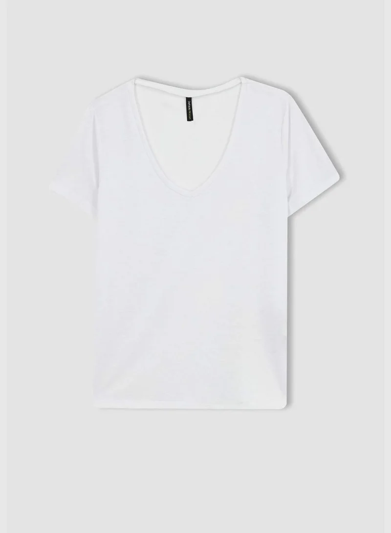 ديفاكتو Regular Fit V Neck Short Sleeve T-Shirt