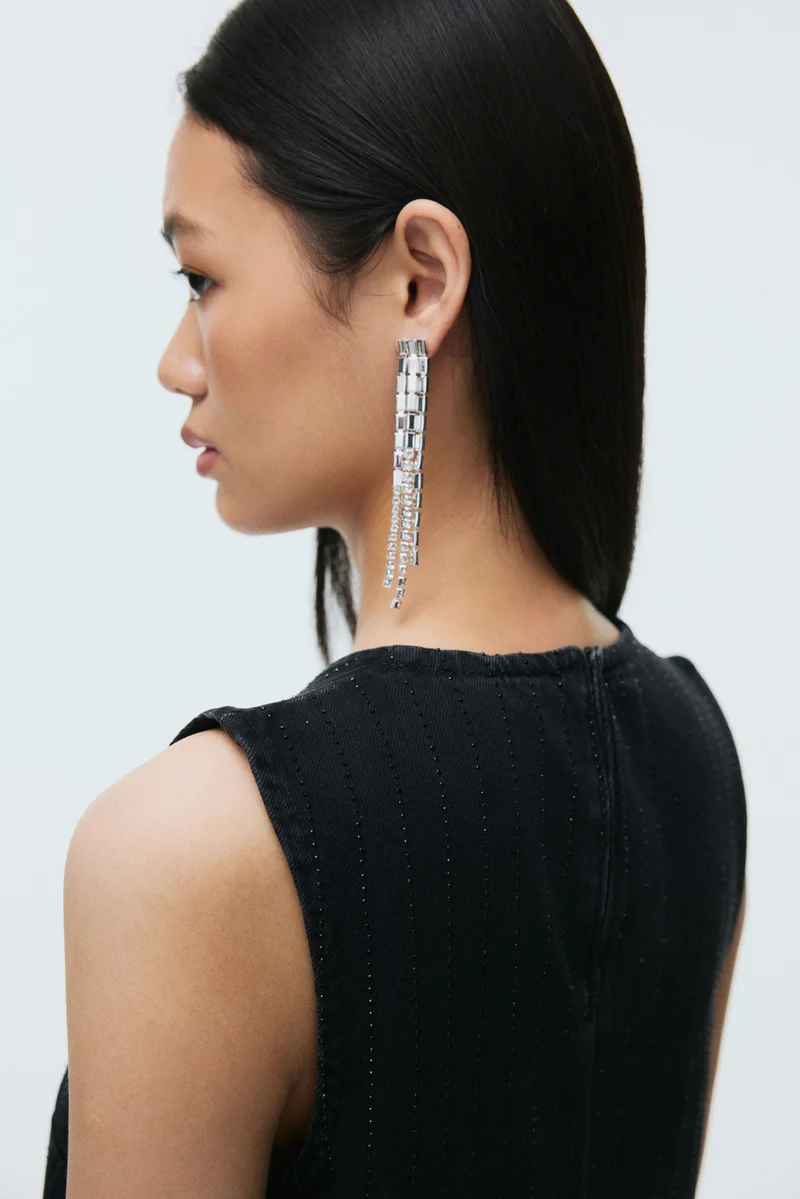 اتش اند ام فستان من الدنيم المزخرف