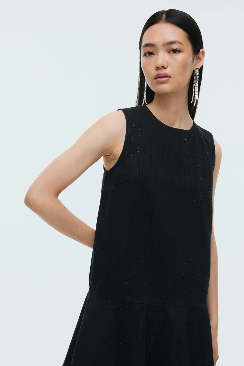 اتش اند ام فستان من الدنيم المزخرف