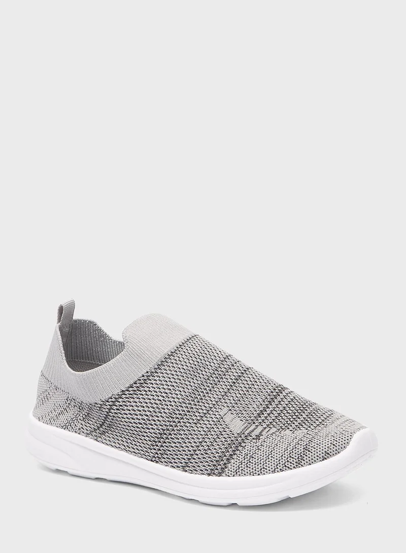 Oaklan by Shoexpress Youth Low Top Slip On Sneakers