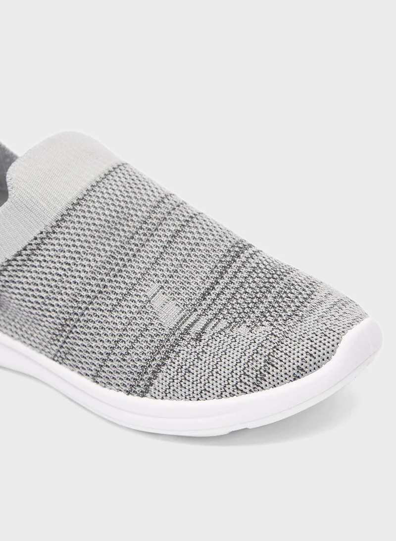 Oaklan by Shoexpress Youth Low Top Slip On Sneakers