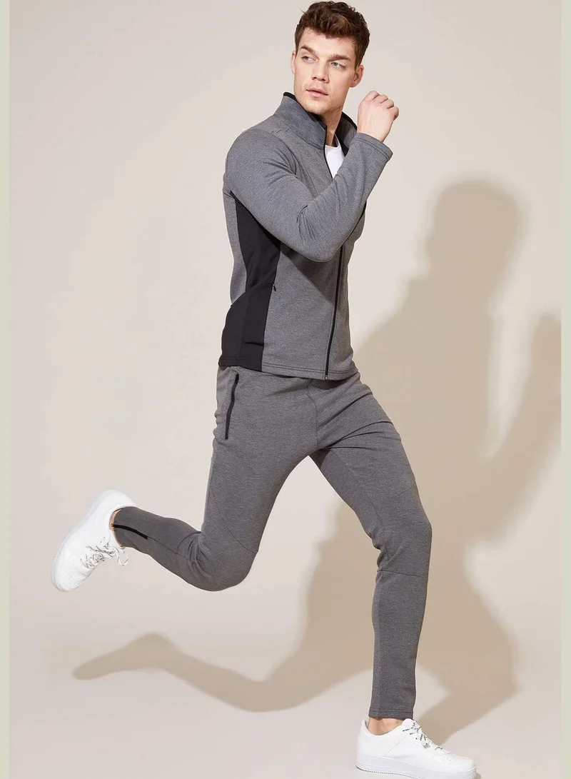 ديفاكتو Man Knitted Extra Slim Fit Crew Neck Cardigan Bolero