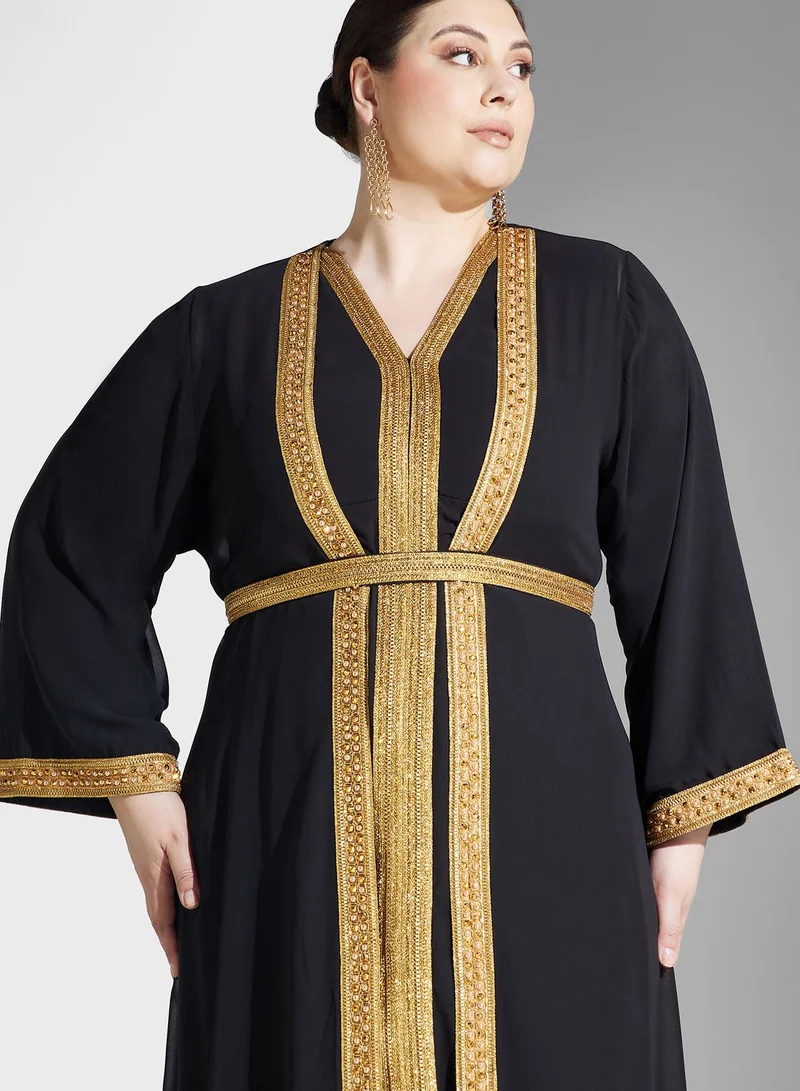 خزانة فستان مغربي بالداخل