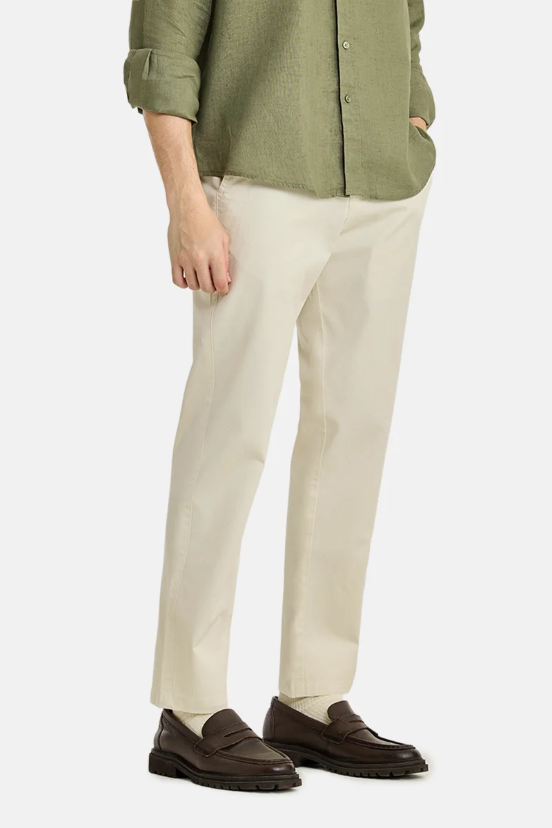 SNITCH Off White Solid Relaxed Casual Chinos