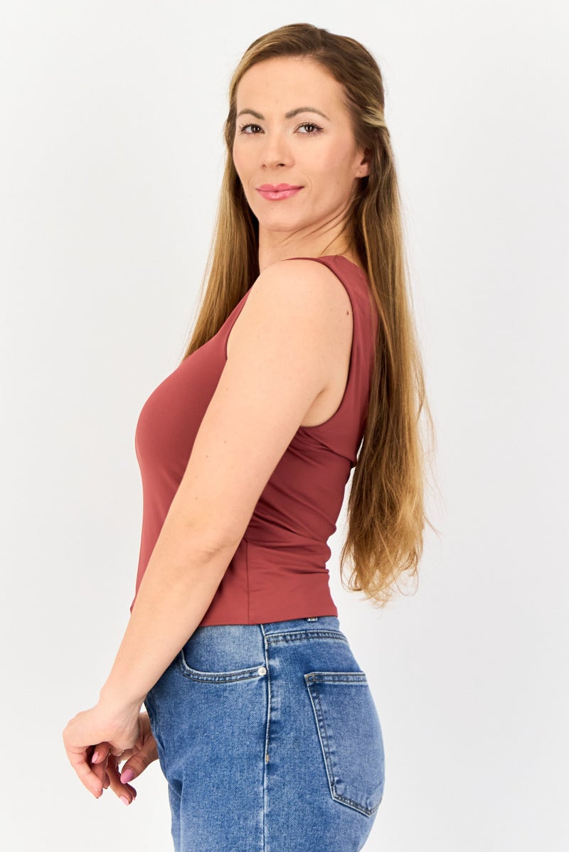 bebe بلوزة نسائية بدون أكمام ذات ياقة مربعة، بني - Image 3