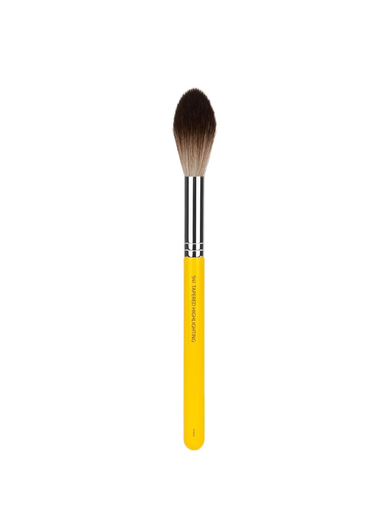 Bdellium Tools Bdellium Tools Professional Makeup Brush - Studio Series 941 Tapered Highlighting - With Soft Synthetic Fibers, For Natural Finish (Yellow, 1pc) 