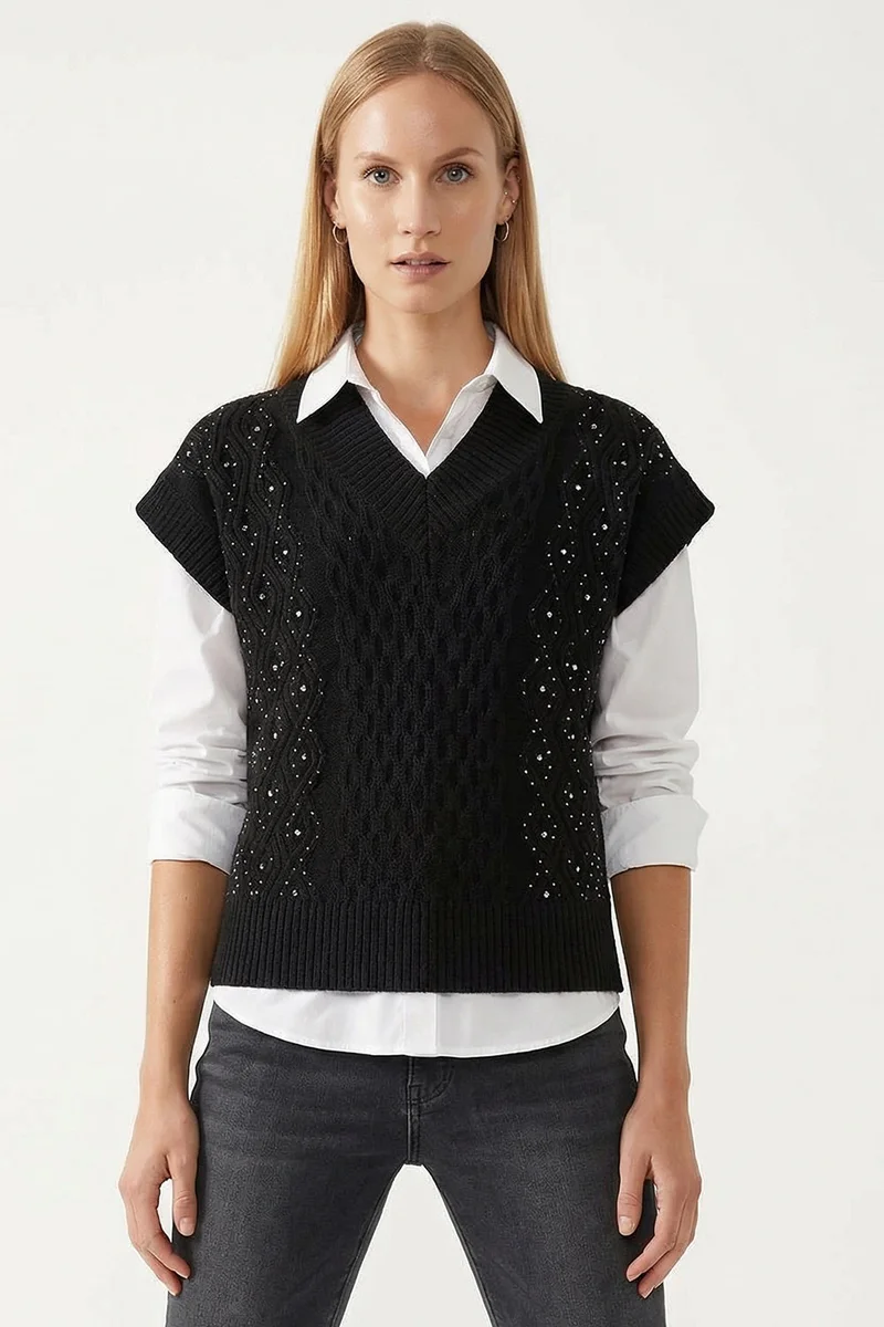 Exquise V-Neck Embellished Sleeveless Oversize Knit Sweater