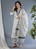 جلو باص White