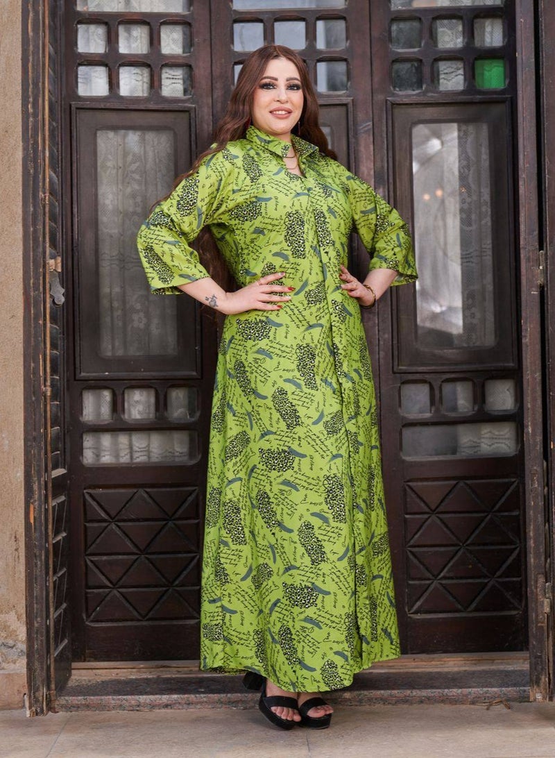 A floral robe with an ideal material on the skin. Multiple sizes to suit many different tastes and groups. English message. 