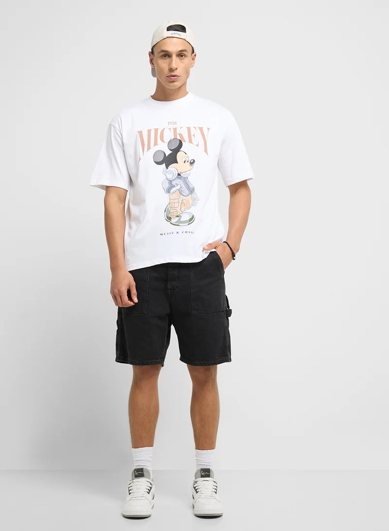 ديزني Mens Over Size Crew Neck
