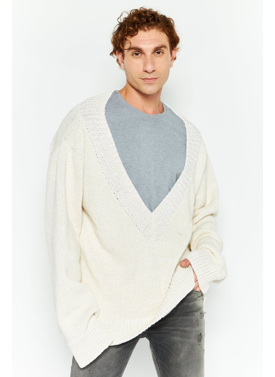 BOTTEGA VENETA - Men Oversized V-Neck Knitted Sweater, Cream - Image 1