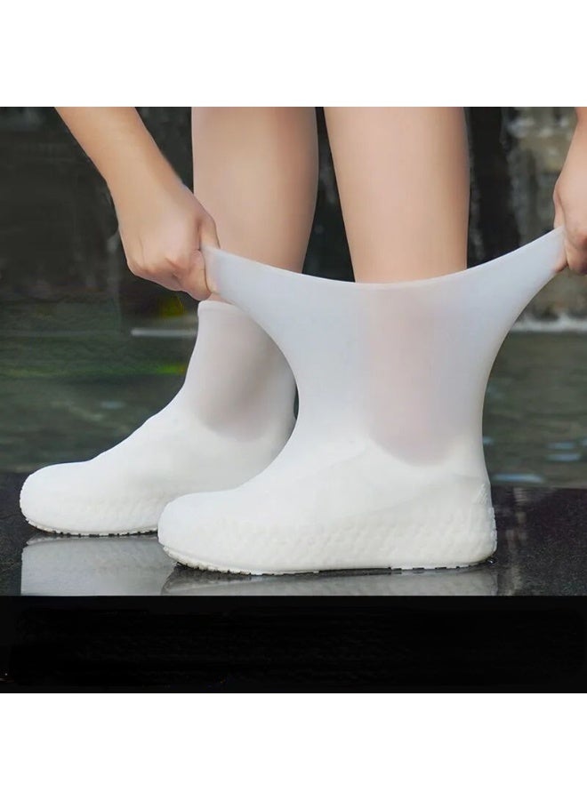 MANBO These 2 pairs of white latex shoe covers are waterproof, slip-resistant, snow-proof and mud-proof with excellent durability. They effectively keep shoes clean and dry, making them perfect for gardening, rainy days, snowy weather and messy outdoor environments. - Image 1