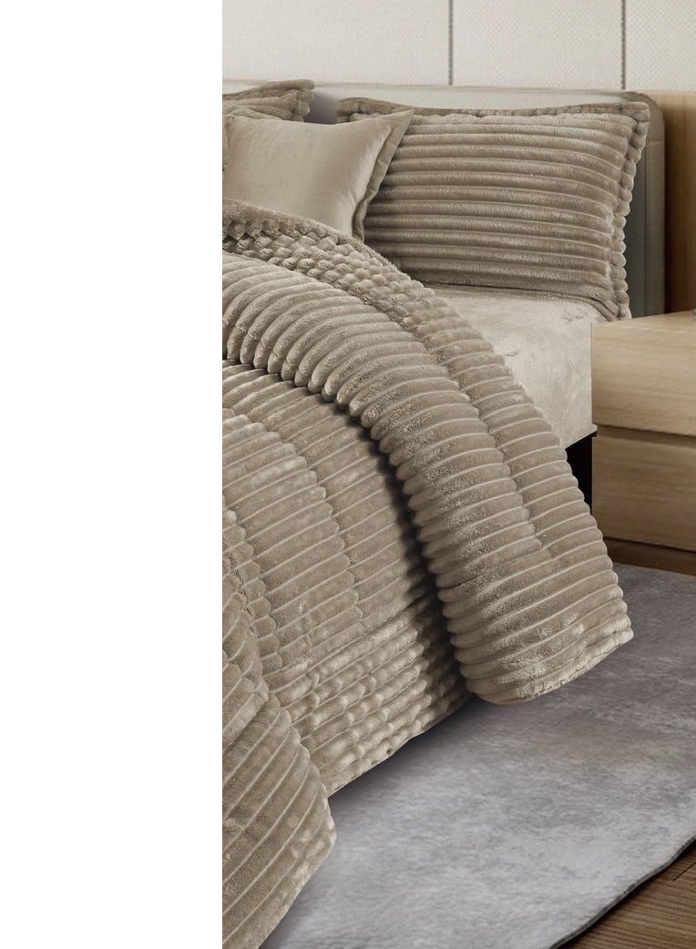 مينجلي طقم لحاف  نفرين شتوي من المخمل  الفخم والفرو ليمنحك الشعور بالدفىء والراحة مقاس 230*250سم - Image 4