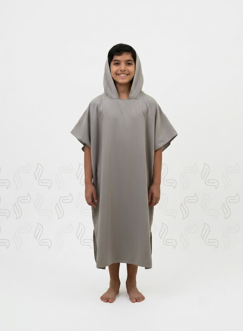 ldeen Premium kids bathrobe made from high quality microfiber highly absorbent with quick dry feature featuring an elegant design and compact size packaged in a stylish bag to be your child’s perfect companion anytime. - Image 1
