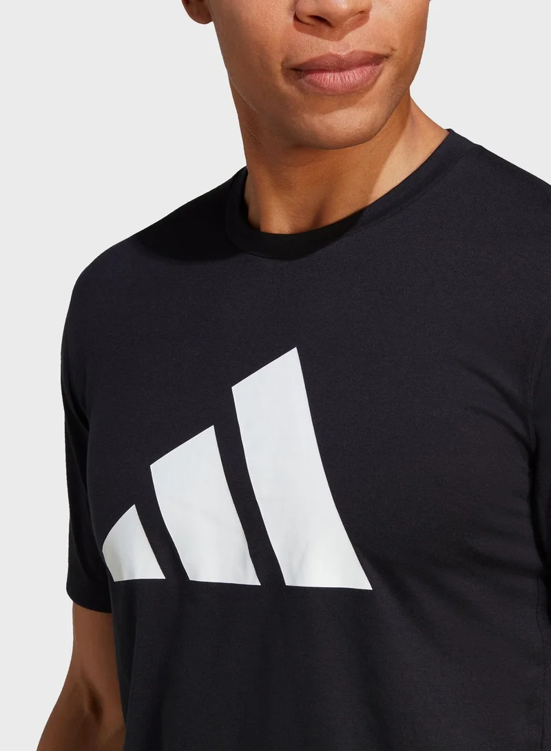 adidas تيشيرت بشعار الماركة