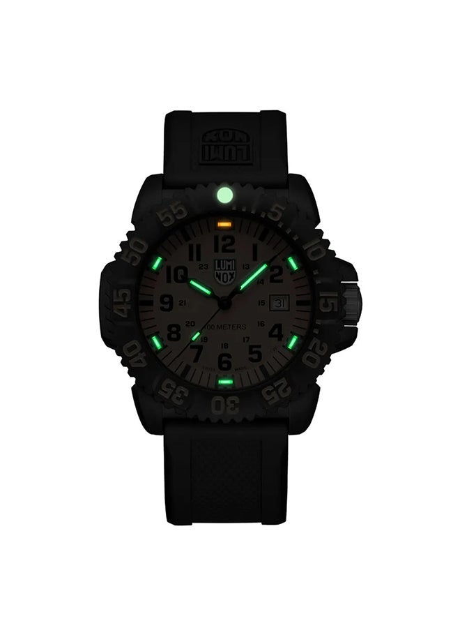Luminox ساعة يد دائرية الشكل للجنسين من البولي يوريثين بقياس 43 مم X2.2059.1 - Image 2