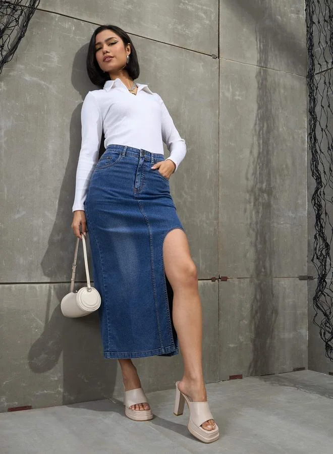 ساسافراس تنورة ميدي ضيقة من قماش الدنيم الأزرق من ساسافراس