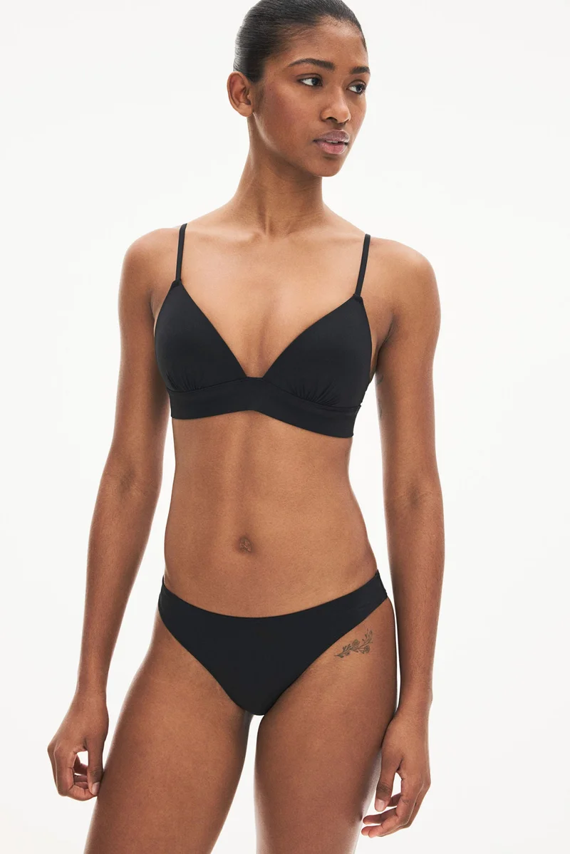 اتش اند ام بيكيني توب بقوالب بوش-اب مثلثة