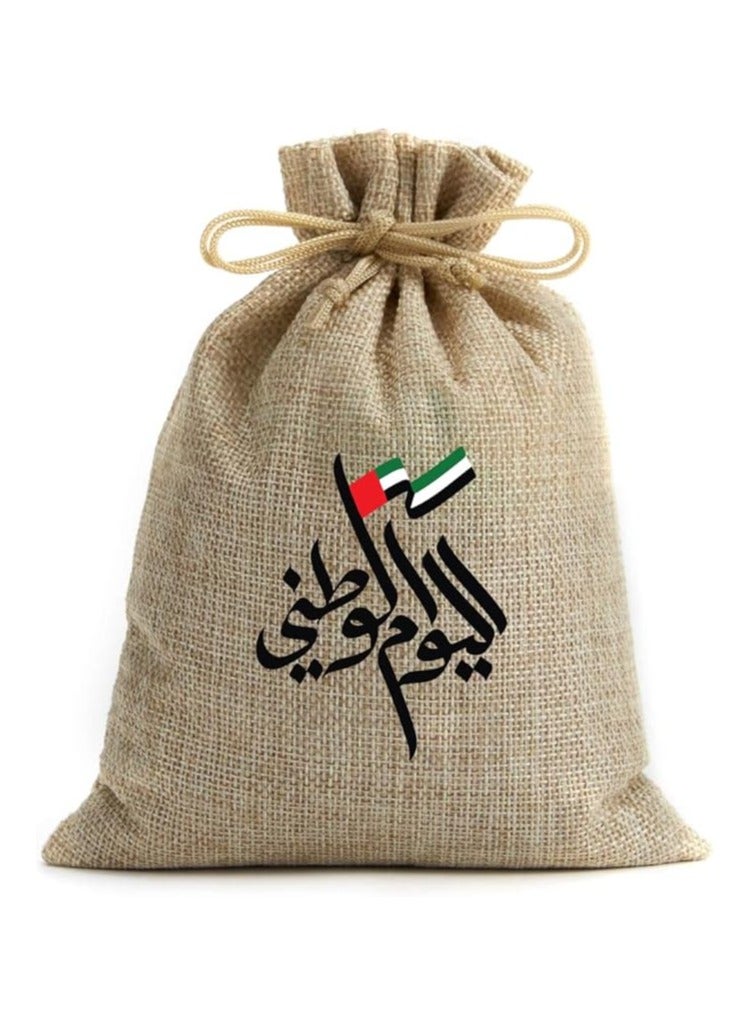 حقائب هدايا اليوم الوطني لدولة الإمارات العربية المتحدة - مجموعة من ١٢ حقيبة جوت - إكسسوارات احتفالية بيوم العلم - Image 1